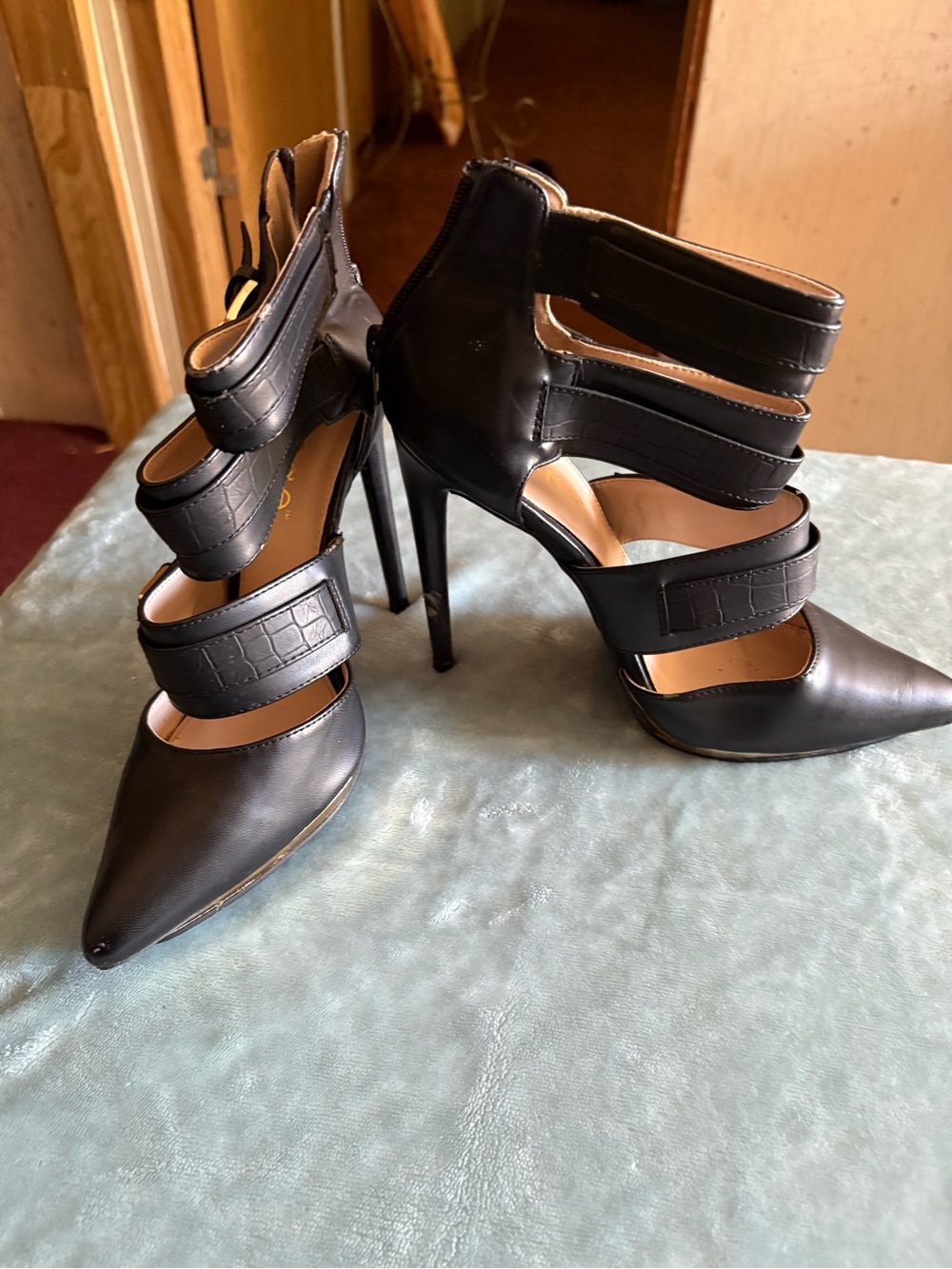 Liliana Black Strappy Pointed-Toe Stiletto Heels